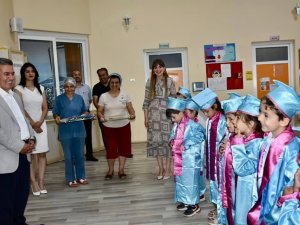 Başkan Erol, Öğrencilerin Karne Heyecanına Ortak Oldu