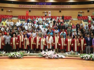 Nevü Turizm Fakültesi’nde Mezuniyet Sevinci