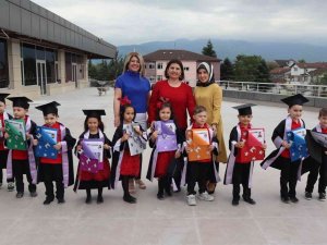 Minikler Karnelerini Başkan Yardımcısından Aldı