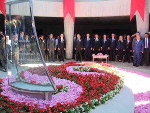 9. Cumhurbaşkanı Demirel Mezarı Başında Anıldı