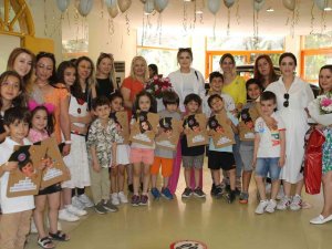 Özel Okullarında Karne Coşkusu