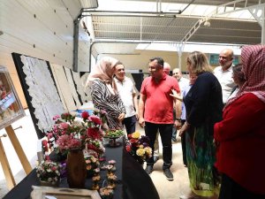 Sanat Atölyesi Kursiyerlerinin El Emeği Göz Nuru Eserleri Sergilendi
