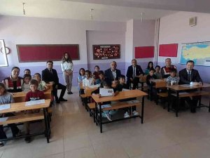 Malazgirt’te Öğrencilerin Karne Sevinci