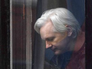 İ̇ngiltere İ̇çişleri Bakanı Patel Onayladı: Wikileaks’ın Kurucusu Assange Abd’ye İade Edilecek