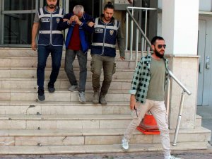 Polisten Kaçmak İçin Evine Kazdığı Tünelde Yakalandı