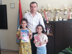 Hakkari Şehit Selahattin İ̇lkokulu’nda Karne Heyecanı