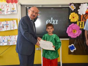 Vali Karadeniz, Öğrencilerin Karne Heyecanına Ortak Oldu