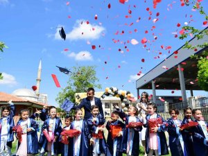 Altındağlı Minik Öğrenciler Mezuniyet Sevinci Yaşadı