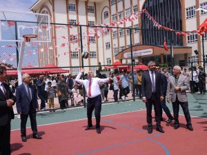 Keçiören’de Karne Heyecanı Ve Yeni Spor Tesisi Sevinci Bir Arada