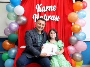 Başkan Yücel’den Öğrencilere Karne Sürprizi