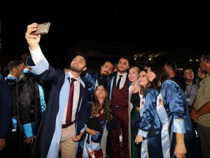 Akdeniz Üniversitesi’nden 10 Bin Öğrenci Törenle Mezun Oldu