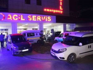 Otomobilinin İçinde Vuruldu, Kendi İmkanlarıyla Hastaneye Gitti
