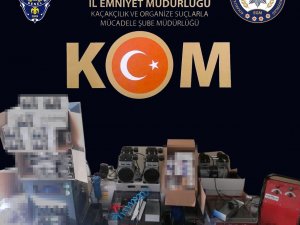 Polis Baskınında Binlerce Makaron Ele Geçirildi