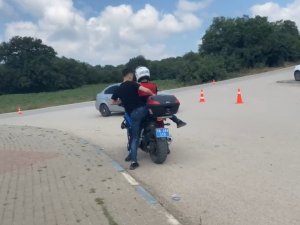 Bursa’da Sınava Geç Kalan Öğrenciyi Jandarma Motorize Timi Yetiştirdi
