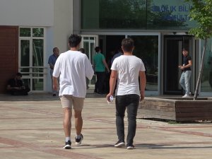 Sınava Yetişemeyence Büyük Üzüntü Yaşadı