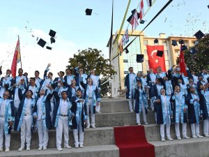 Altınova Denizcilik Lisesi’nde Mezuniyet Coşkusu