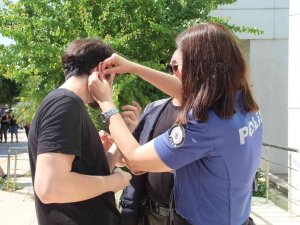 Kulağındaki Küpeler Sınavı Kaçırmasına Neden Oldu