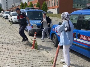 Kimliğini Kaybeden Öğrenciyi Jandarma Sınava Yetiştirdi