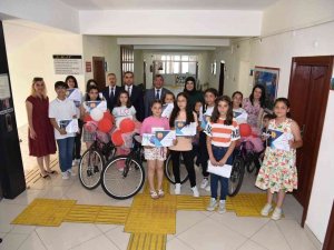 Eğirdir’in Kitap Kurtları Ödüllendirildi