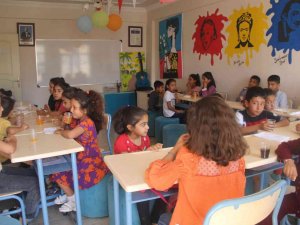 Eyyübiyeli Çocuklara Karne Hediyesi