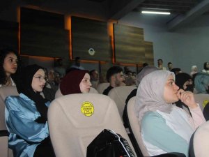 Elazığ’da Mezun Olan Yabancı Uyruklu 100 Öğrenci Şiir Gecesinde Buluştu