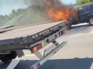 Bursa’da Otomobil Alev Topuna Döndü