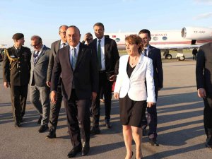 Dışişleri Bakanı Çavuşoğlu Kosova’da
