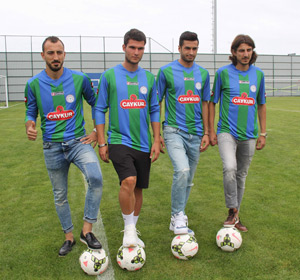 Rize'de Toplu İmza Töreni Düzenlendi 4 Futbolcu ile İmzalar Atıldı