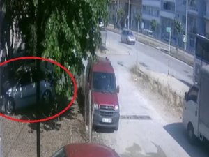 Bursa’da Kontrolden Çıkan Otomobil Bahçeye Uçtu