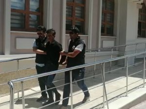 Evinde Bıçaklanmış Halde Ölü Bulunan Yaşlı Adamın Katili Torunu Çıktı