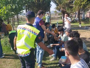 Devriye Esnasında 41 Göçmen Ve 2 Şüpheli Yakalandı