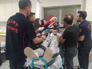 Oyun Oynarken Koluna Demir Saplanan Çocuk Ağır Yaralandı