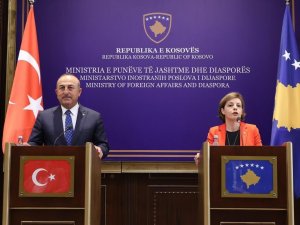 Bakan Çavuşoğlu, Kosovalı Mevkidaşı Schwarz İle Görüştü