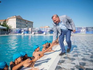 Sarıhamzalı Yüzme Havuzu’nda İlk Kulaçlar Atıldı