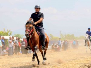 Osmaniye’de Rahvan At Yarışları Nefes Kesti