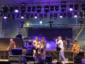 Manga Bağcılar’da 80 Bin Kişiye Konser Verdi