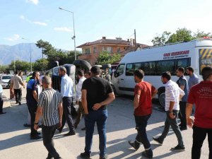 Erzincan’da İki Minibüs Çarpıştı: 7 Yaralı
