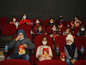 Öğrencilere Karne Hediyesi “Sinema”