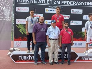 Sivaslı Atletler Şampiyonadan 2 Madalya İle Döndü