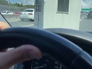Ümraniye Tem Otoyolunda Korku Dolu Anlar: Kamyonetin Kasasındaki Konteyner Yola Düştü