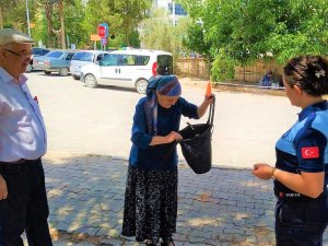 Zabıtanın Dikkati Emekli Kadının Parasını Kurtardı