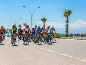 Türkiye’nin Dört Bir Yanından Gelen Takım Ve Sporcular Denizli’de Ter Döktü