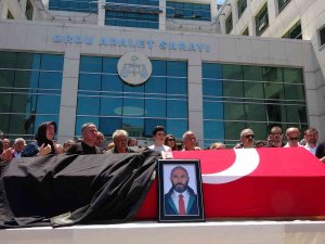 Ordu 4 Aracın Karıştığı Kazada Ağır Yaralanan Avukat, Hayatını Kaybetti