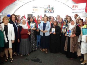 Evlat Direnişine Kadın Muhtarlardan Destek