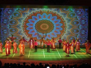 İ̇lkokul Öğrencileri Dansın Renklerini Sahneye Taşıdı