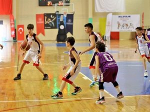 Basketbol Şampiyonasında 16 Takım Mücadele Etti
