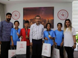 Adıyamanlı Sporcular U14 Atletizm Türkiye Şampiyonasından Madalya İle Döndü