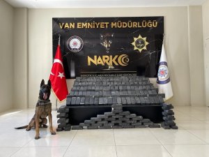 Lüks Cipteki Siyah Çantalarda Kilolarca Eroin Ele Geçirildi