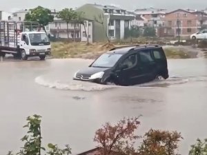 Kocaeli’de Yoğun Yağış Sele Döndü