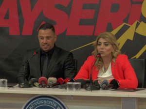 Kayserispor’da Çağdaş Atan’la İmzalar Atıldı